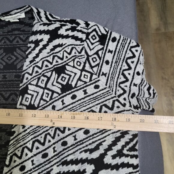 American Eagle Outfitters Women's Small Aztec Southwestern Cardigan Black White - Picture 7 of 10